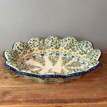Load image into Gallery viewer, Wavy Edged Platter - WK80