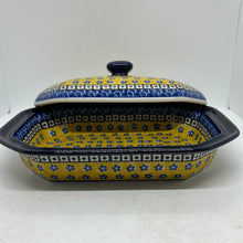 Load image into Gallery viewer, Baker ~ Covered Casserole ~ 8&quot;W x 10.25&quot;L ~ 0859X ~ T3!