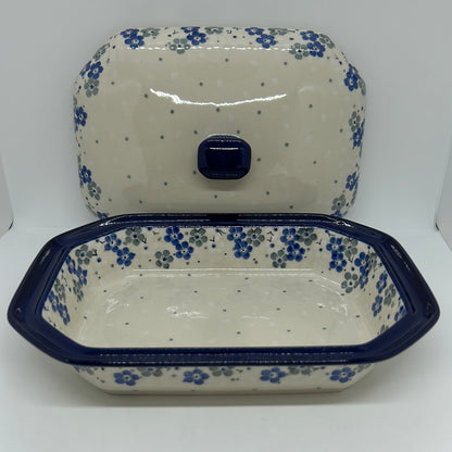 Baker ~ Covered Casserole ~ 8"W x 10.25"L ~ 2381X ~ T4!
