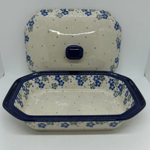 Load image into Gallery viewer, Baker ~ Covered Casserole ~ 8&quot;W x 10.25&quot;L ~ 2381X ~ T4!