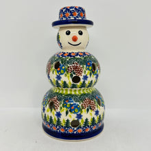 Load image into Gallery viewer, Kalich Snowman - Pinecones - A1