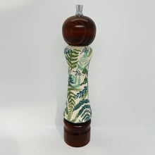 Load image into Gallery viewer, Dark Wood Spice Grinder - GZ39