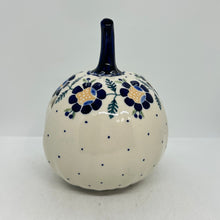 Load image into Gallery viewer, Medium Pumpkin - 00RU