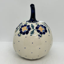 Load image into Gallery viewer, Second Qlty Medium Pumpkin - 00RU
