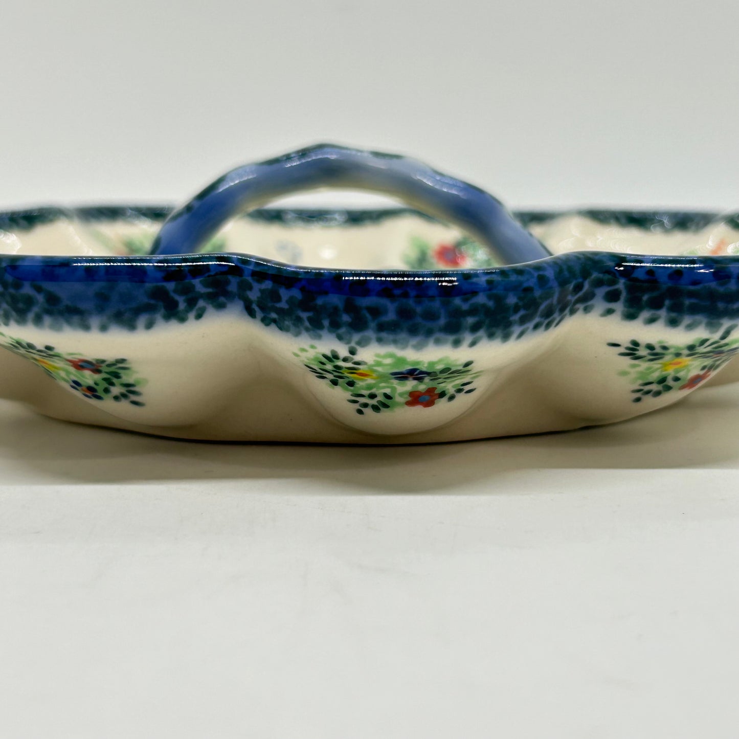 T13 Egg Dish with Handle U-D1