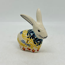 Load image into Gallery viewer, Pottery Misfit - Hare Figurine - JZ36