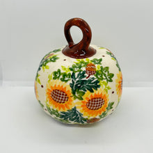 Load image into Gallery viewer, Baby Pumpkin  ~ Pumpkin/Acorn - Art 1