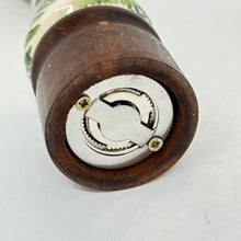 Load image into Gallery viewer, Dark Wood Spice Grinder - GZ39