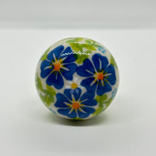 Load image into Gallery viewer, Wine Stopper - Blue Flowers