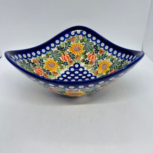3 Point Star Bowl - A422