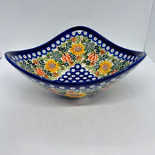 Load image into Gallery viewer, 3 Point Star Bowl - A422