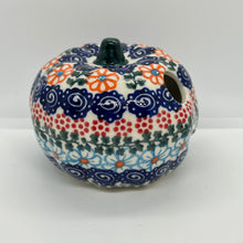 Load image into Gallery viewer, A442 Small Pumpkins  - D35