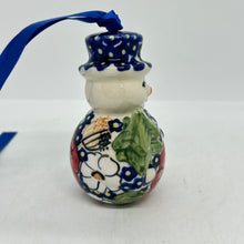 Load image into Gallery viewer, Ornament Snowman with Tree - IM02