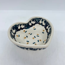 Load image into Gallery viewer, Heart Bowl - P322