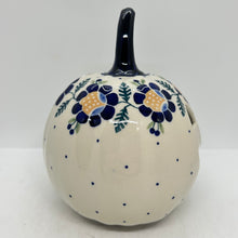 Load image into Gallery viewer, Second Qlty Medium Pumpkin - 00RU