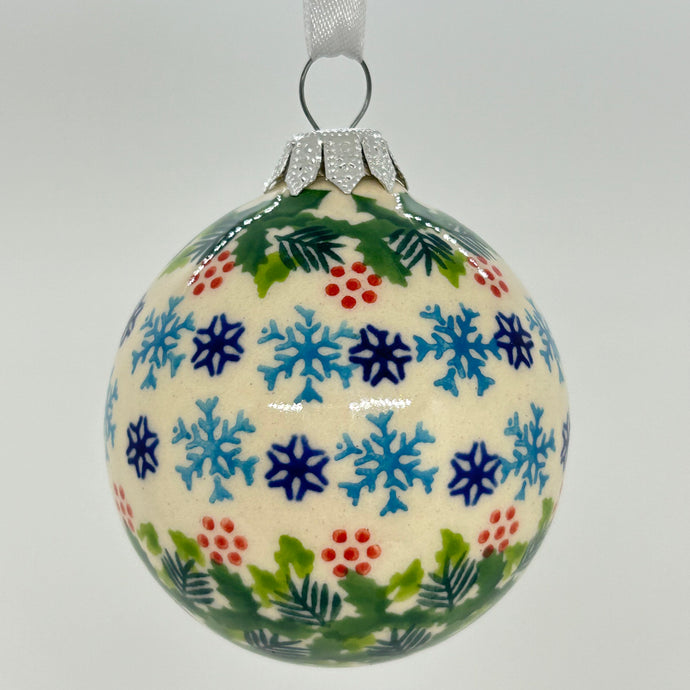 B08 Round Ornament - P-CH3