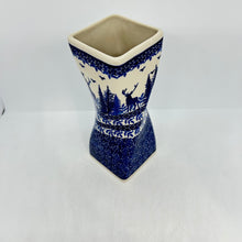 Load image into Gallery viewer, Lady Blue Twisted Vase - 018 - U3