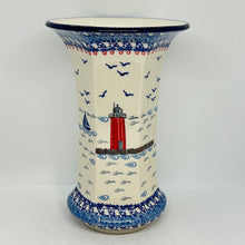 Load image into Gallery viewer, Vase ~  9.25&quot;  ~ U5164 ~ U3!