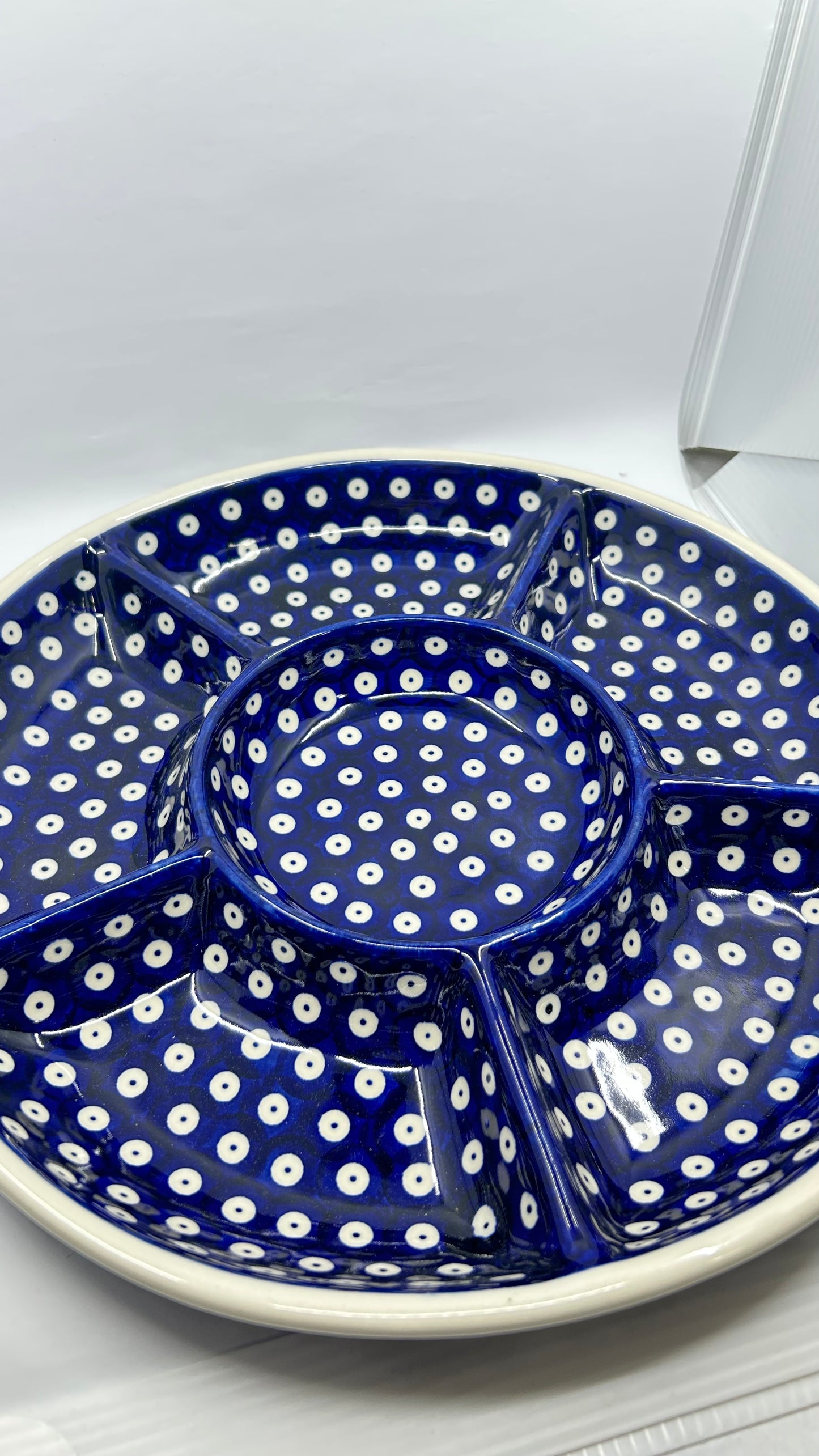 Round Divided Vegetable Platter - D22