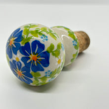 Load image into Gallery viewer, Wine Stopper - Blue Flowers