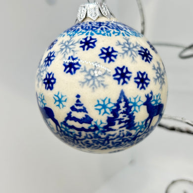 B08 Round Ornament - P-CH2