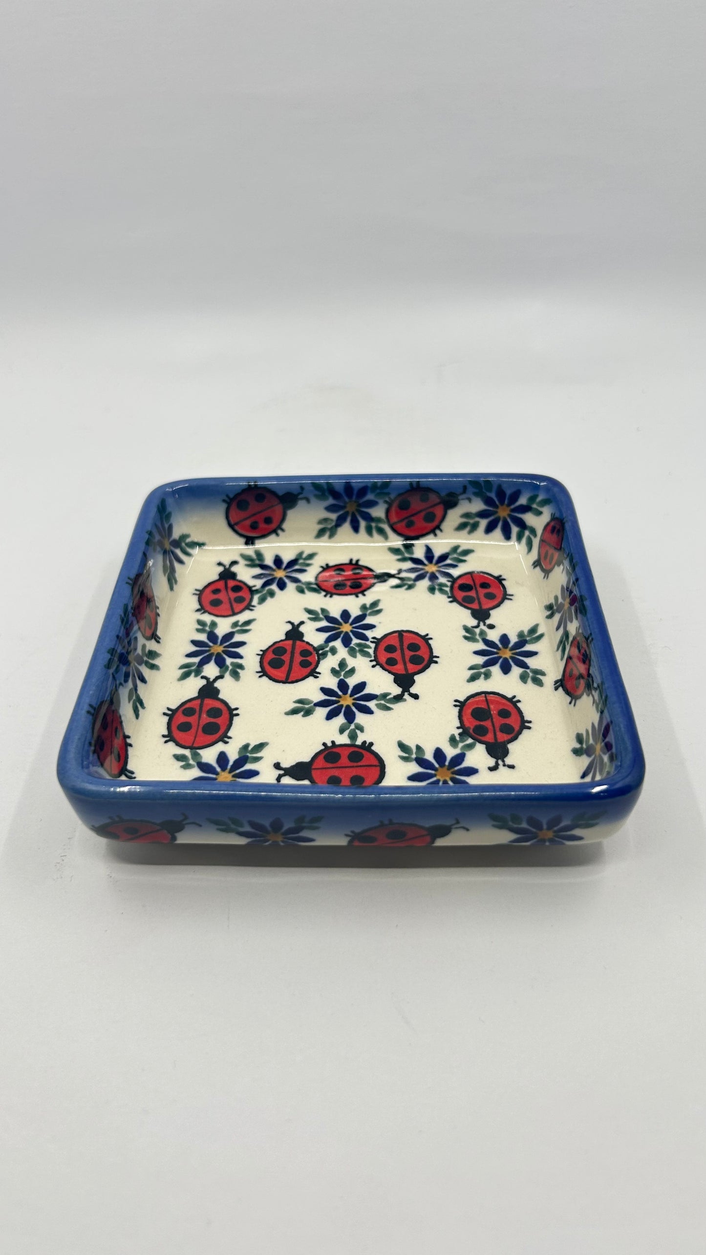 4.75" Square Bowl - D18