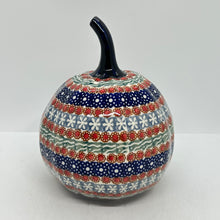 Load image into Gallery viewer, Medium Pumpkin - EO28