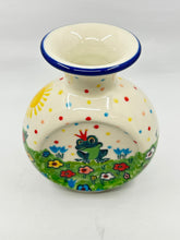 Load image into Gallery viewer, Flat Vase ~ U4877 - U6*
