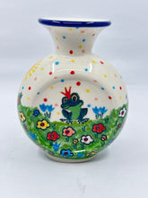 Load image into Gallery viewer, Flat Vase ~ U4877 - U6*