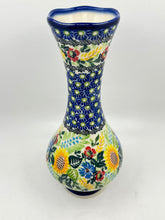 Load image into Gallery viewer, Swirl Vase - A914 - A1