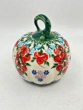 Load image into Gallery viewer, Baby Pumpkin ~ U282