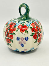 Load image into Gallery viewer, Baby Pumpkin ~ U282