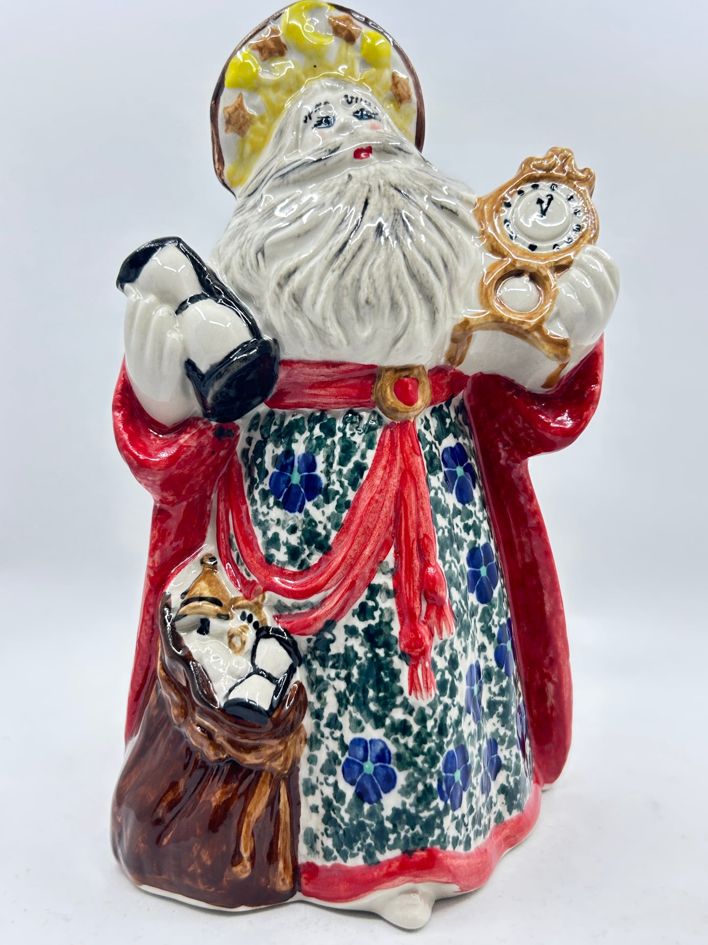 Figurine with clock