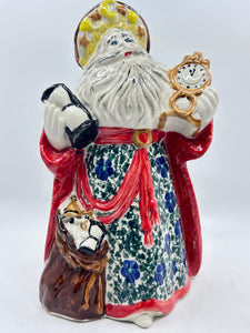 Figurine with clock