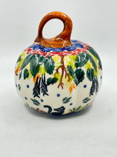 Load image into Gallery viewer, Baby Pumpkin ~ UXX2