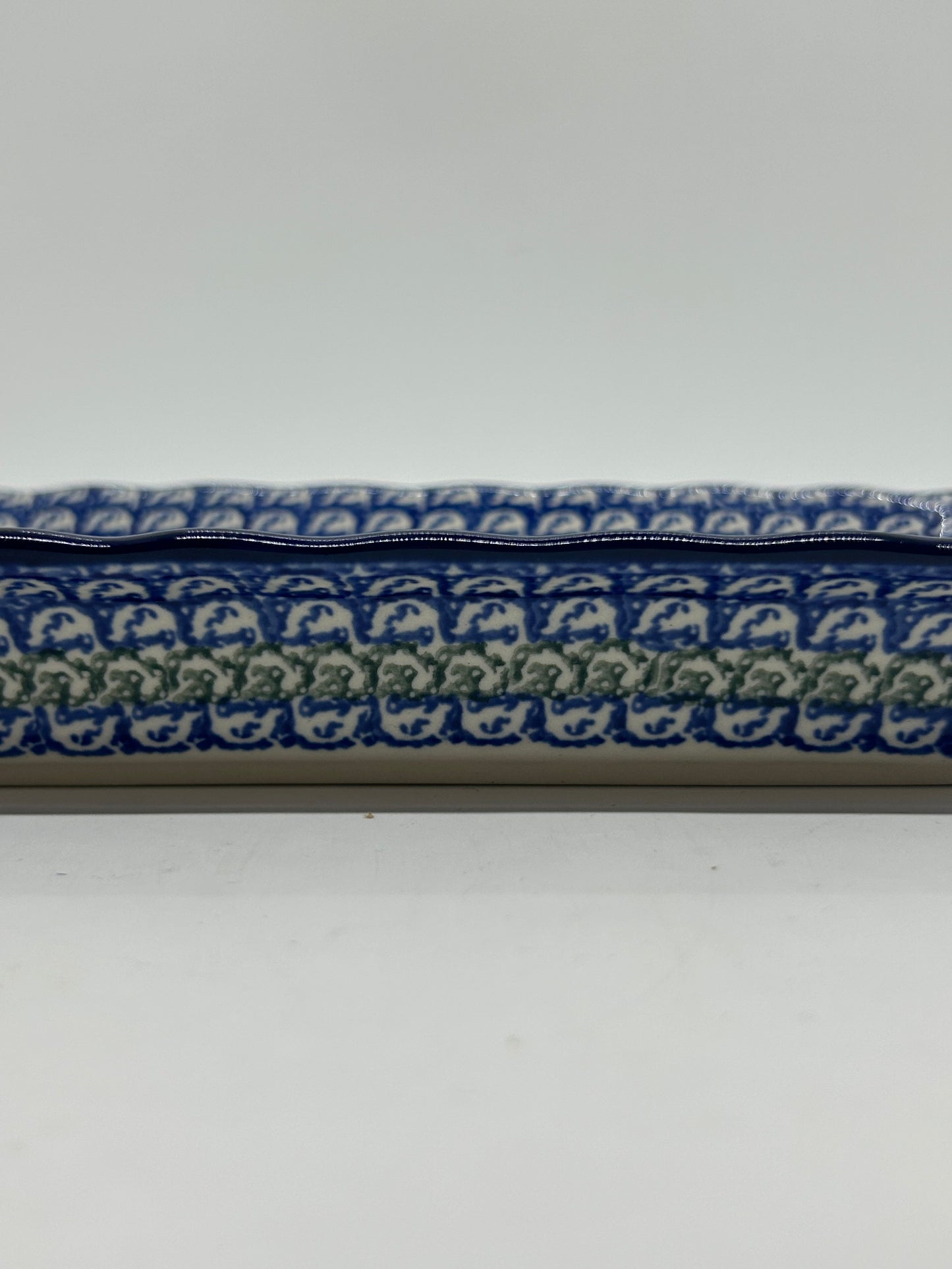 Tray with wavy edge - U5106 - U3!