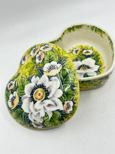 Heart Shaped Container ~ 4.5" ~ L894