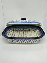 Load image into Gallery viewer, Baker ~ Covered Casserole ~ 9.5 x 12 inch ~ 1978X ~ T3!