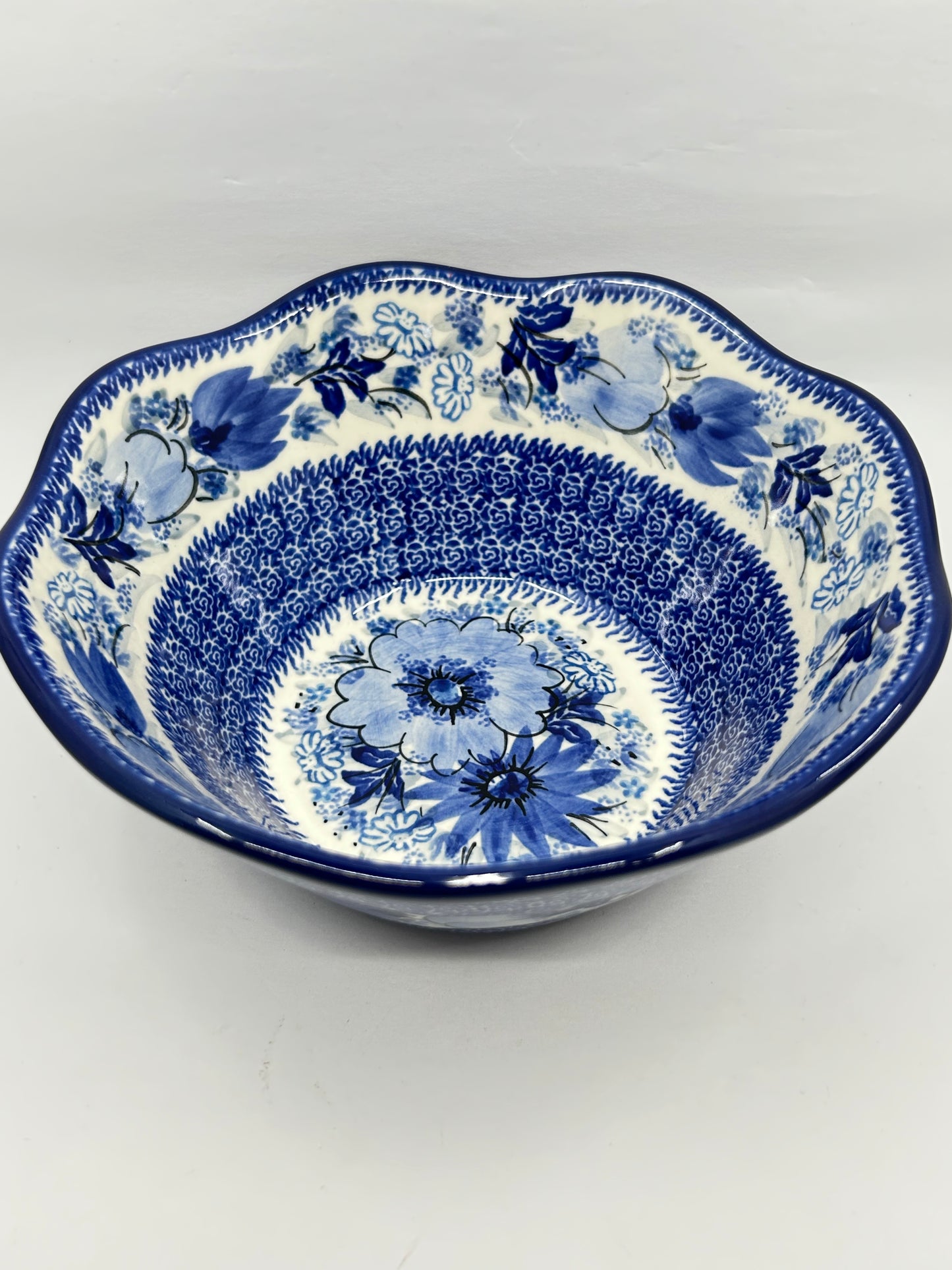 Bowl ~ Wavy Edge ~ Small ~ 8 inch ~ U5177 ~ U4*