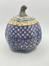 Load image into Gallery viewer, Closed Pumpkin - CU-050