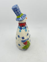 Load image into Gallery viewer, Skinny Snowman - T-023