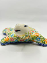 Load image into Gallery viewer, Turtle Base  - Colorful Daisy - U