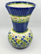 Load image into Gallery viewer, Flared Vase - A553 - A1