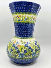 Load image into Gallery viewer, Flared Vase - A553 - A1