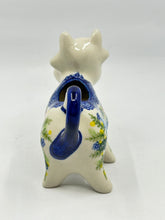 Load image into Gallery viewer, Cow Creamer - Blue Daisy - U