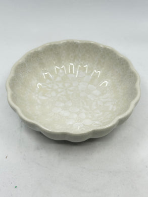 Scalloped Dish - SB02