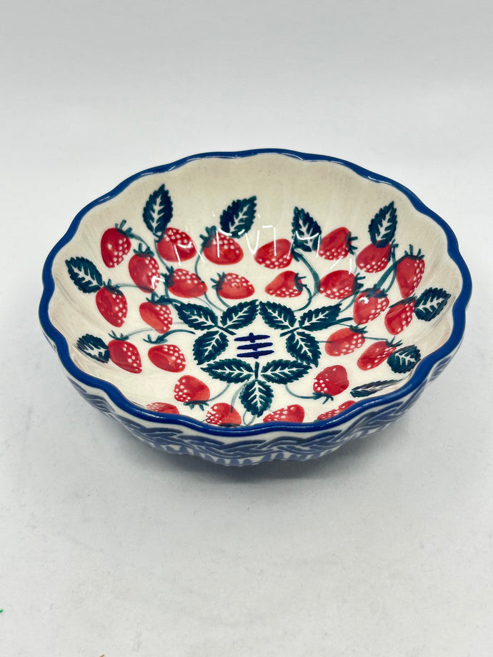 Scalloped Dish - AS70