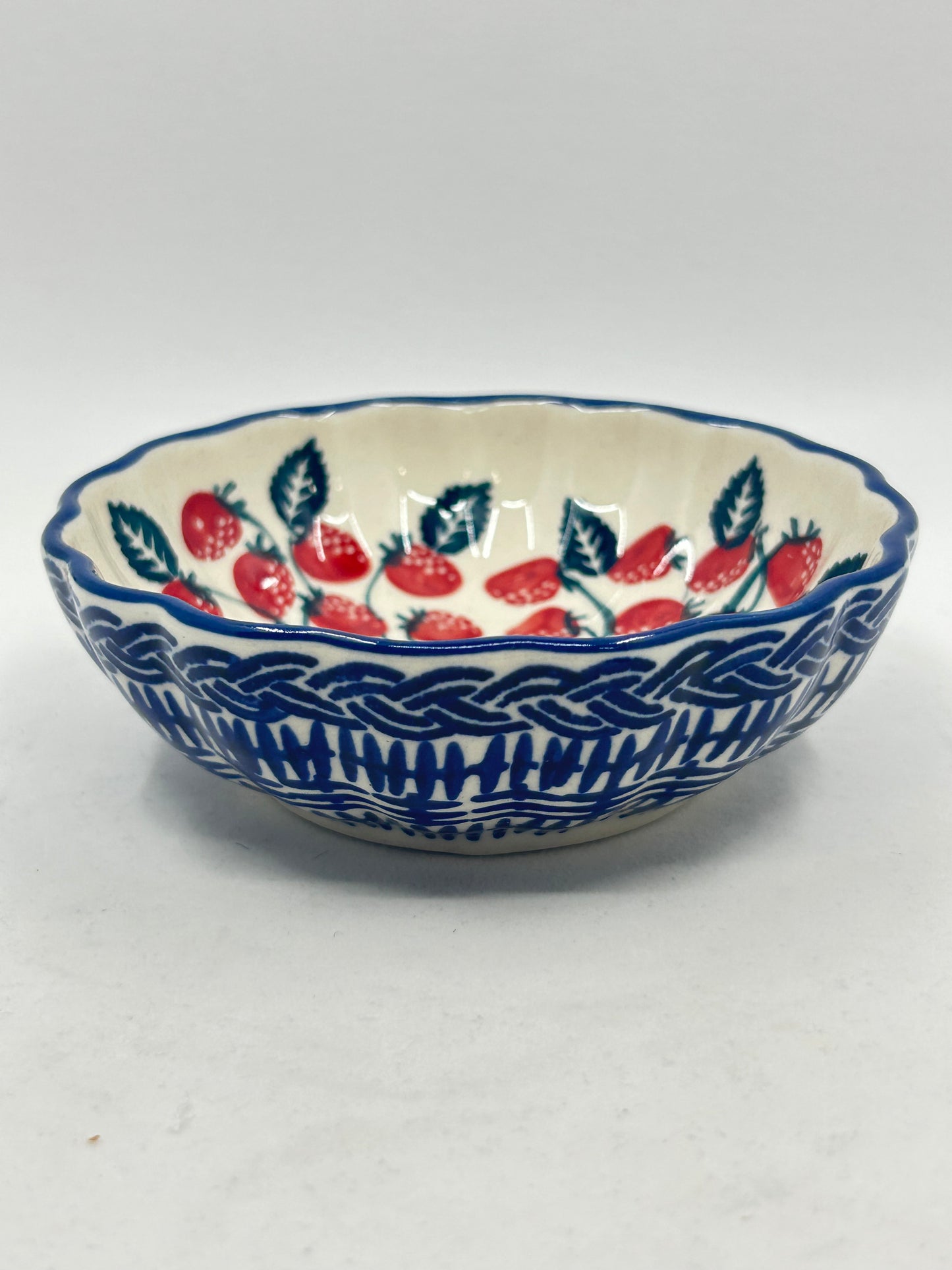 Scalloped Dish - AS70