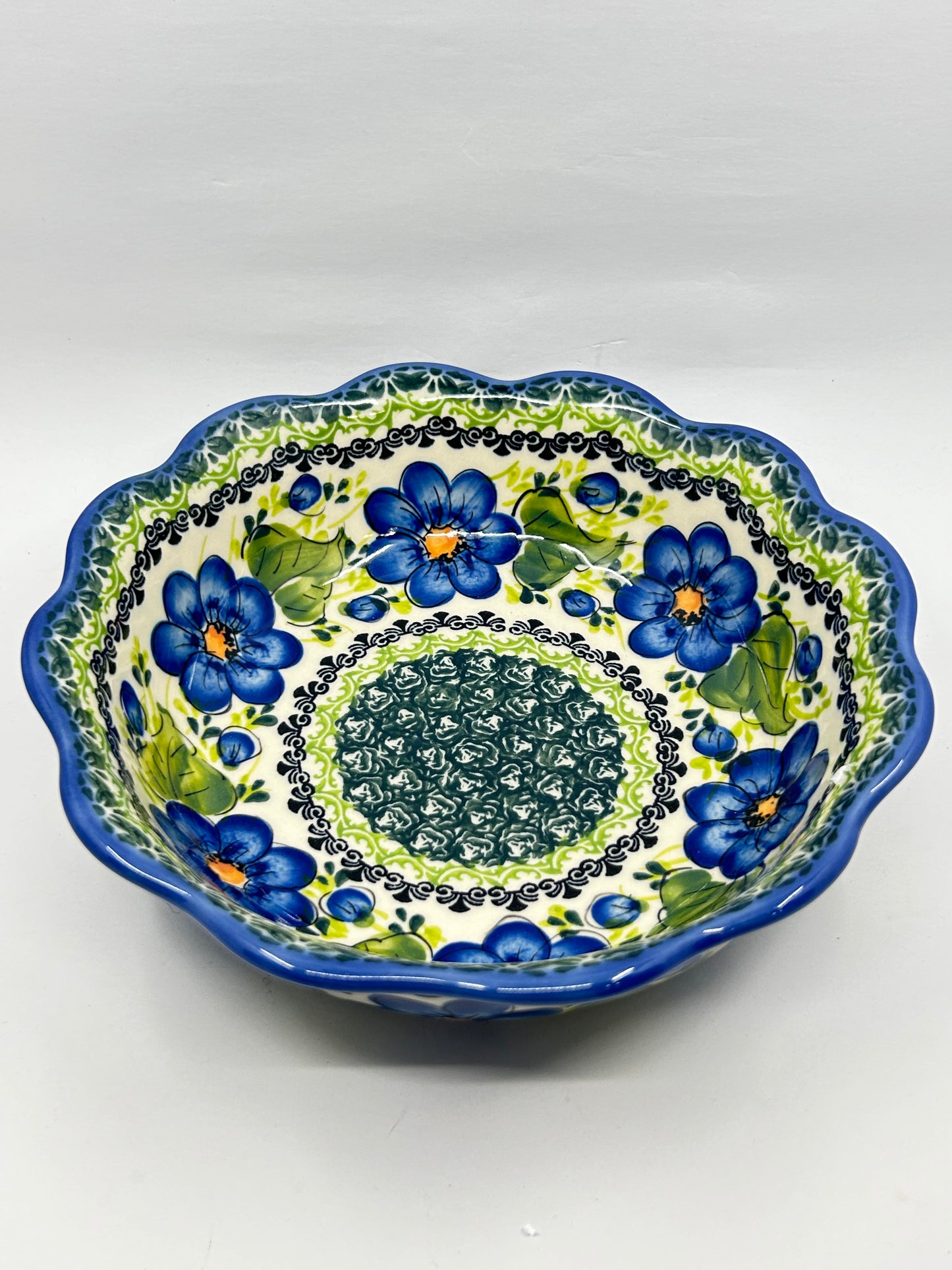 Scalloped Serving Bowl - A567 - A1