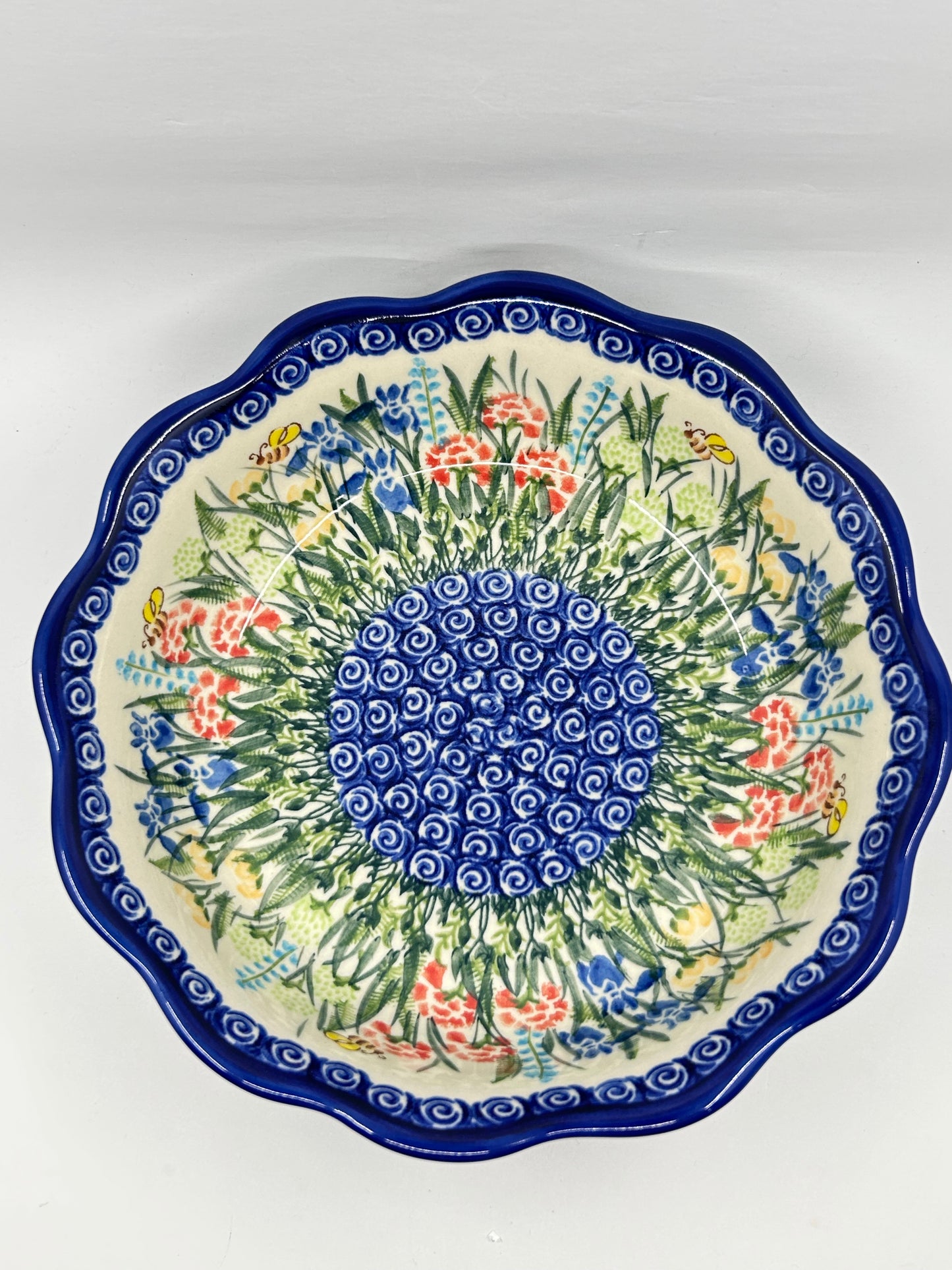 Scalloped Serving Bowl - A552 - A1